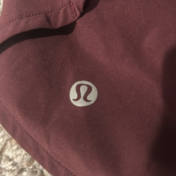 LuluLemon Speed Up Short - Picture 3 of 4